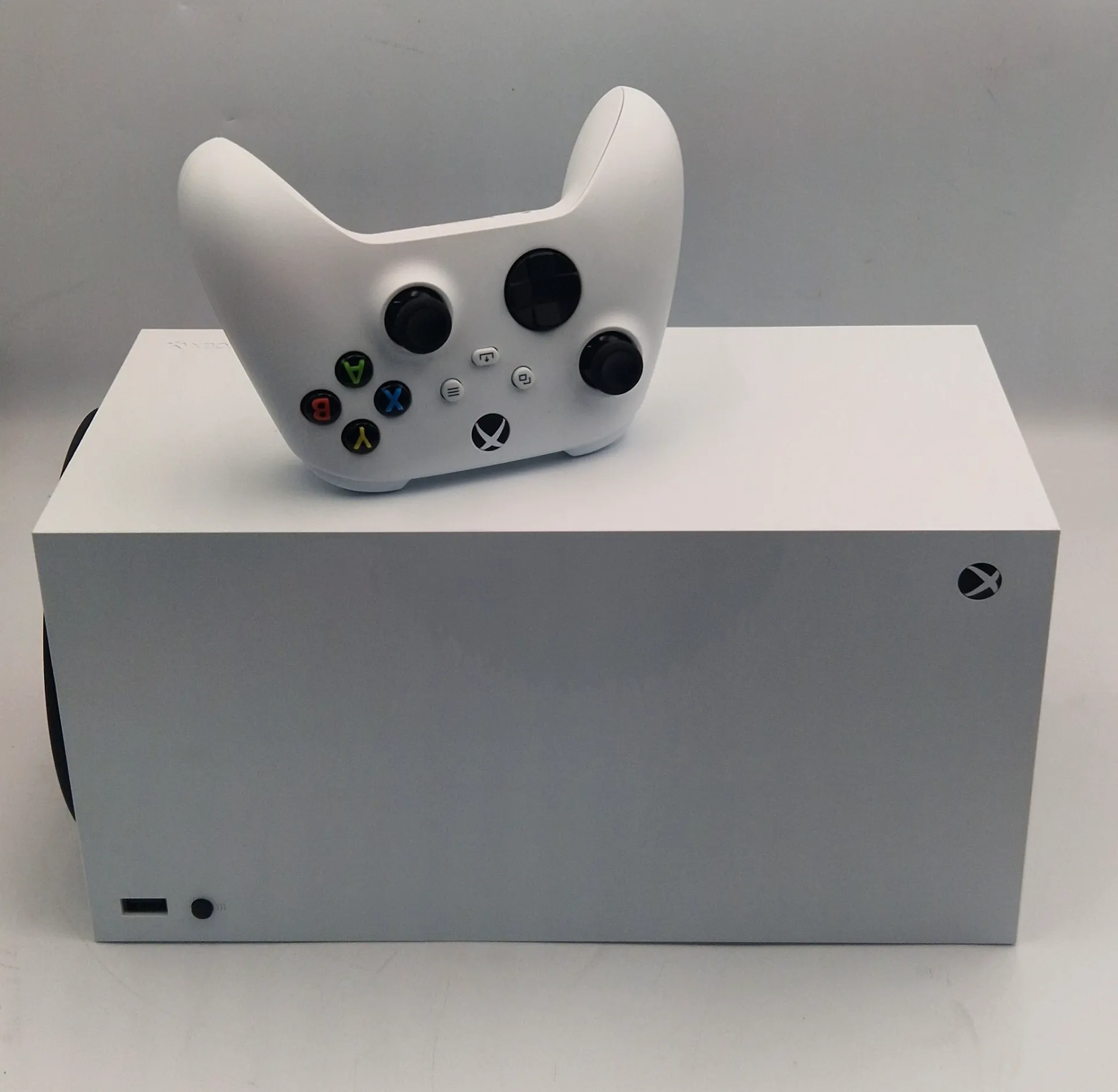 Xbox Series X 1TB Digital Edition — 2/5