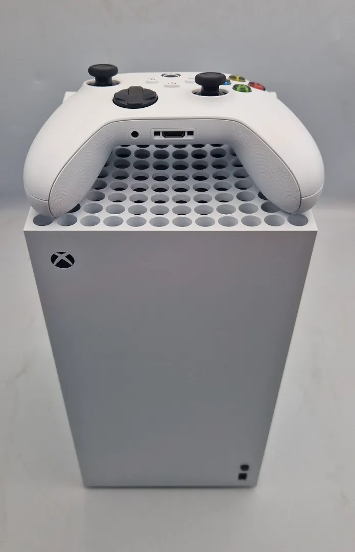 Xbox Series X 1TB Digital Edition — 3/5