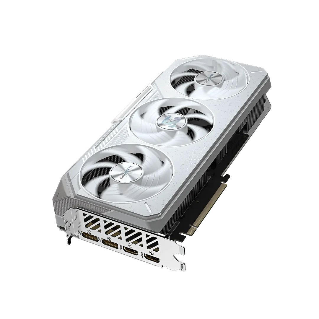Sapphire NITRO+ Radeon RX 9070 XT 16G — 4/10